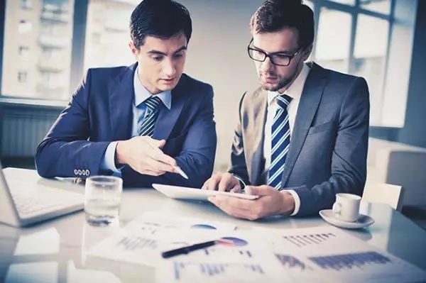 Report-Aziende-come-ottenere-informazioni-commerciali-su-aziende-italiane-ed-estere-600x399