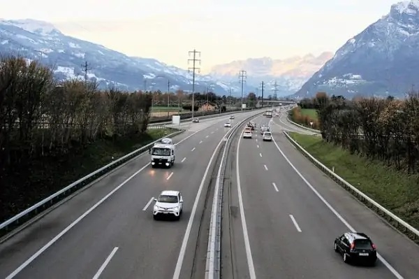 come-rintracciare-targa-svizzera-600x399